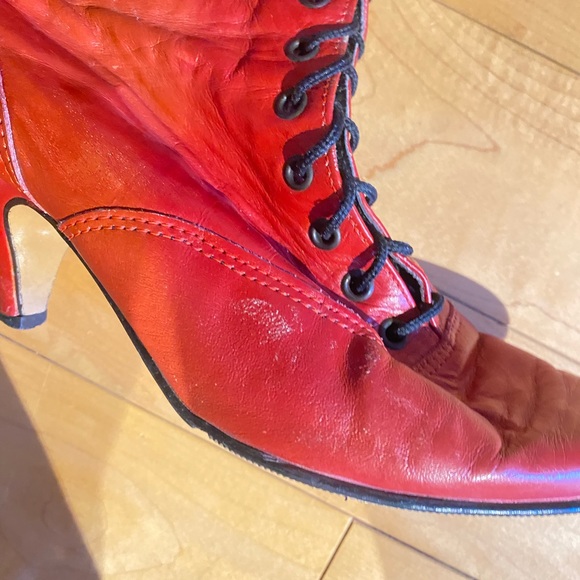 Vintage red leather heeled boots - Picture 13 of 16